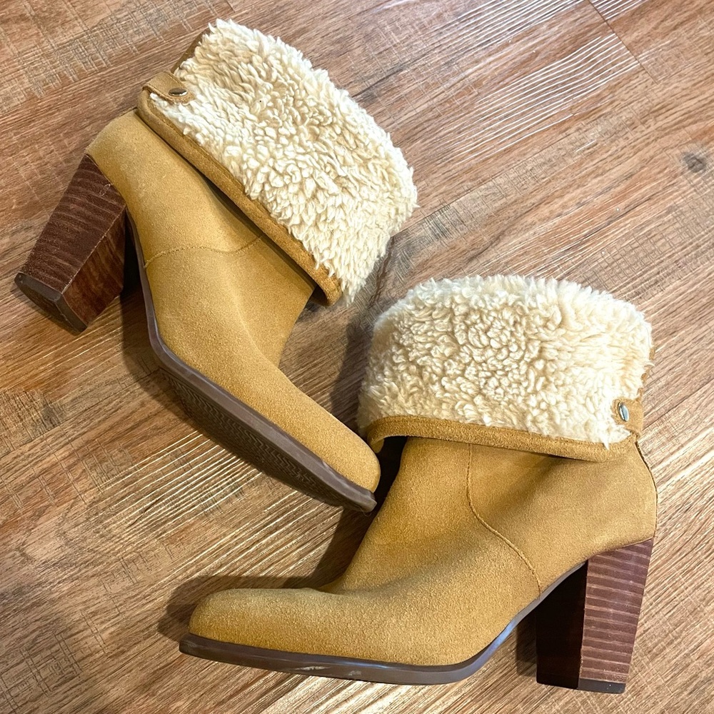 Tommy Hilfiger Suede Ankle Booties w/Shearling Cuffs and Zipper Accent - Size 6